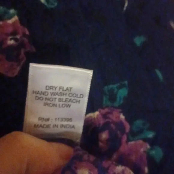 NWT - En Creme Floral Off The Shoulder Blouse (Small or Med) - Picture 8 of 8